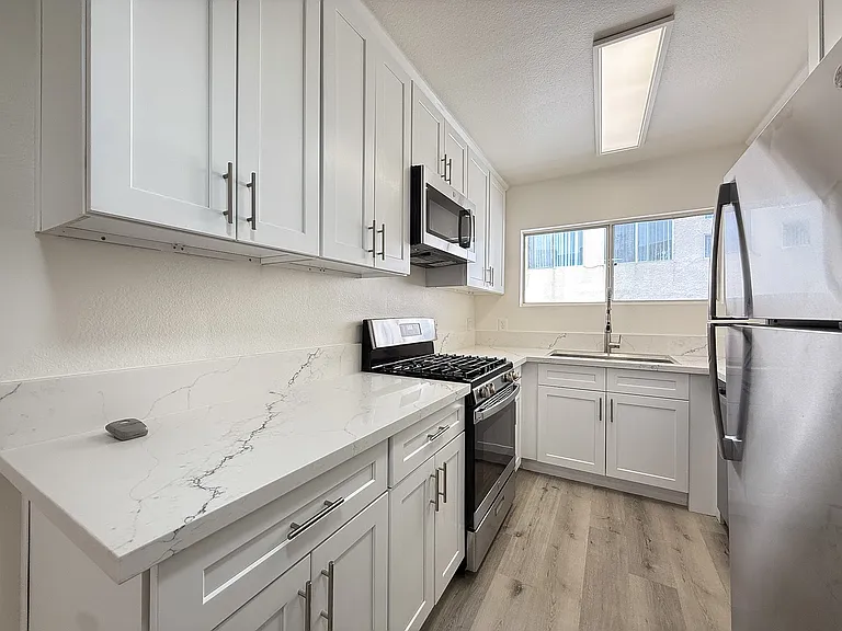4528 Murietta Ave #11A — Photo 6