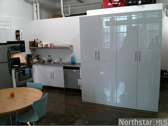 4th image of 500 Robert St #713