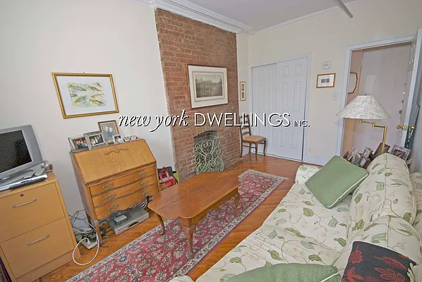 Rented by New York Dwellings LLC | media 12