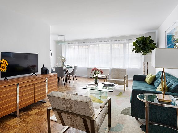 3rd image of 420 E 72nd St APT 3H