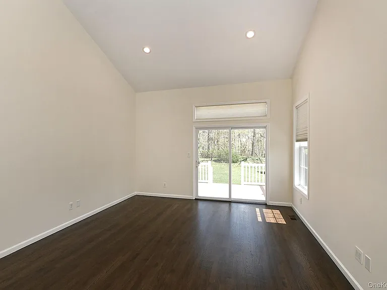 9 Manitou Trl — Photo 11