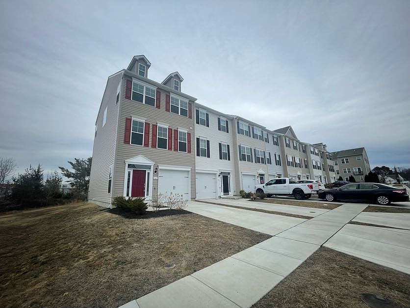 1st image of 351 Ashby Commons Dr