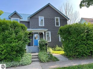 271 3rd St, Manistee, MI 49660