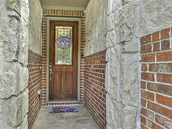 4th image of 10206 Eagle Hollow Dr