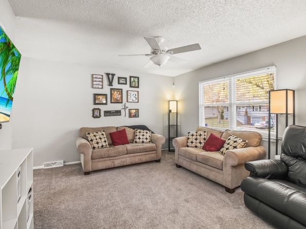2608 SW Shamrock Dr