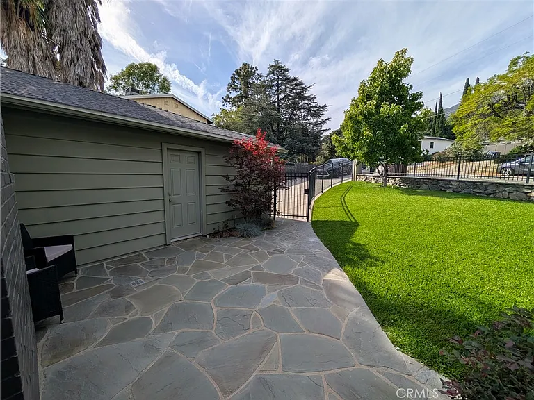 2828 Henrietta Ave — Photo 7