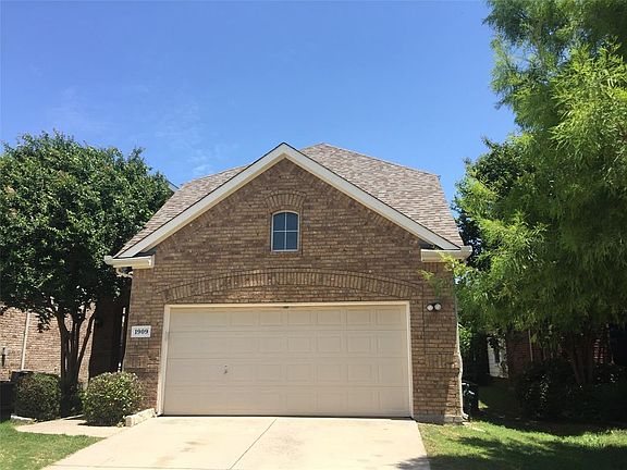 2nd image of 1909 Hopkins Dr