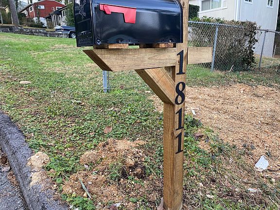 3rd image of 1811 Parkway Dr