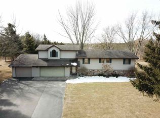 3001 W Shady Ln, Neenah, WI 54956