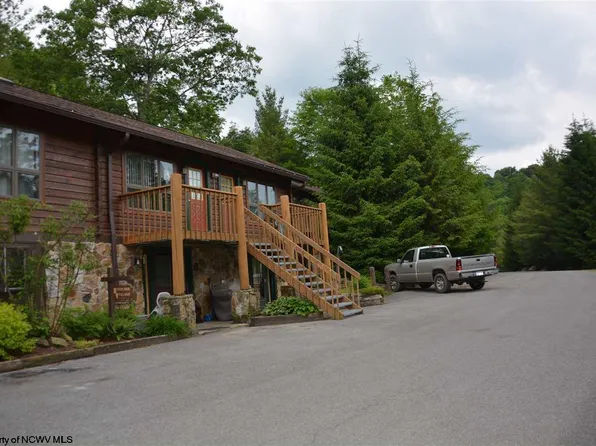29 Overlook Vlg, Slatyfork, WV 26291