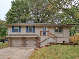 118 SE Crestwood Dr, Lees Summit, MO 64063