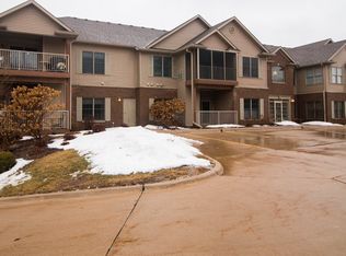 1217 E Kimberly Rd, Bettendorf, IA 52722