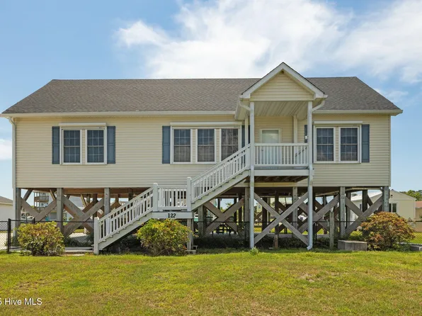 122 Westmouth Bay Drive, Harkers Island, NC 28531