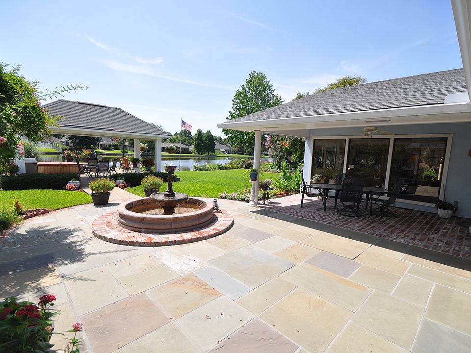 Patio & Backyard