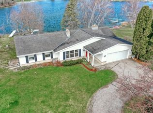 W355N4971 Lakeview Ct, Oconomowoc, WI 53066