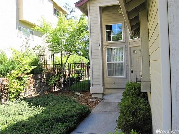 2nd image of 215 Canyon Creek Cir