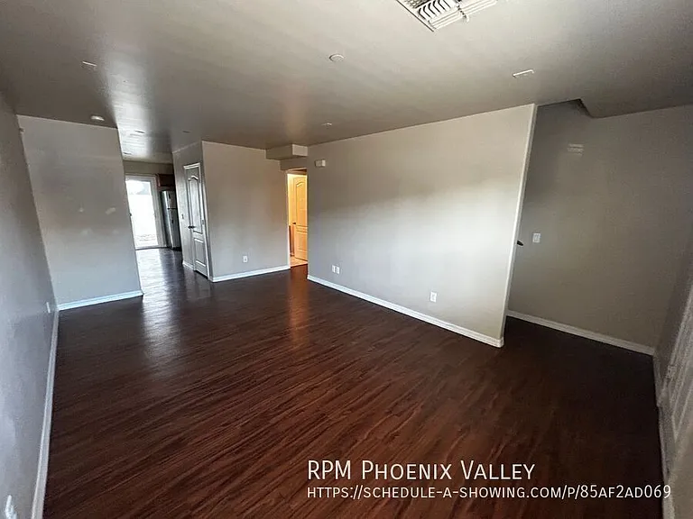 Bell Villas Apartments — Photo 10