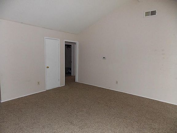 3rd image of 4015 Glenn Ricki Dr