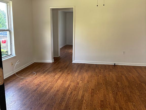 3rd image of 18 Montgomery St #A