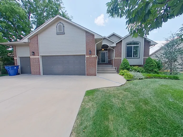 503 W Douglas Ave — Photo 1