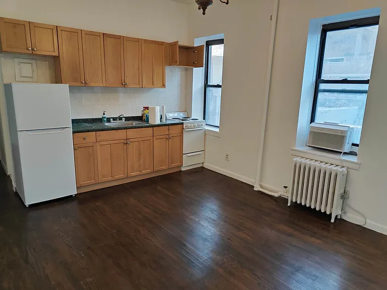 235 2nd Ave #5C — Photo 3