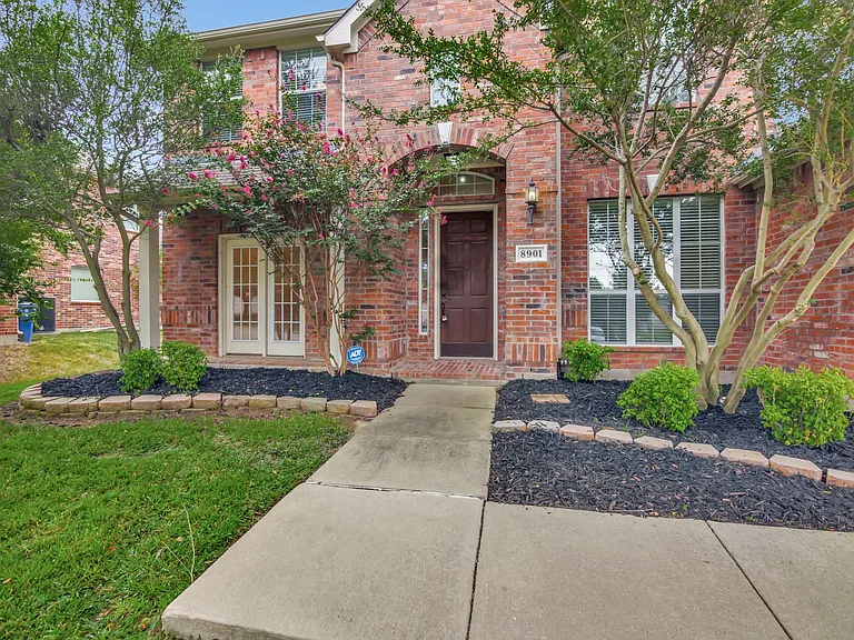8901 Bent Tree Dr — Photo 3