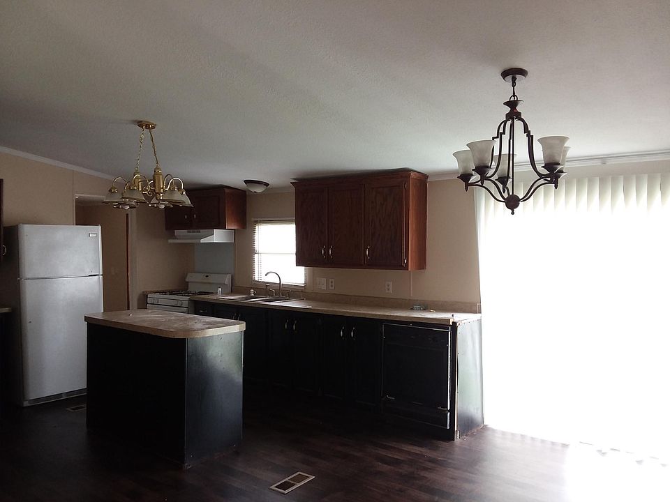 2nd image of 9 Regal Ct