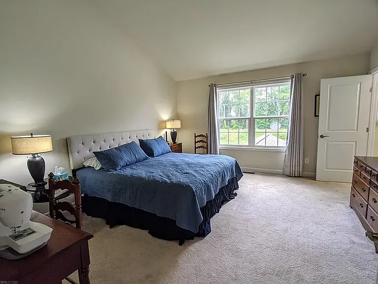 305 Phoenix Blvd NW — Photo 4