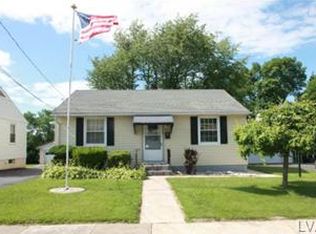 607 E 20th St, Northampton, PA 18067