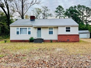 405 S Austin St, Maxton, NC 28364