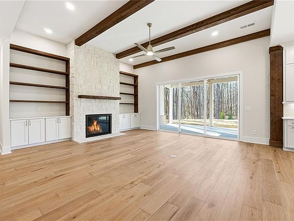 3rd image of 292 County Rd