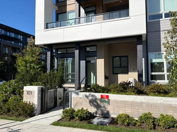 625 Cottonwood Ave #101, Coquitlam, BC V3J 0S6