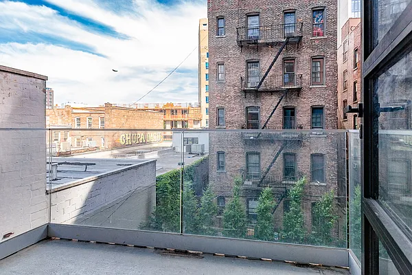 Rented by MySpaceNYC | media 9