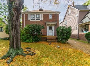 18202 E Park Dr, Cleveland, OH 44119