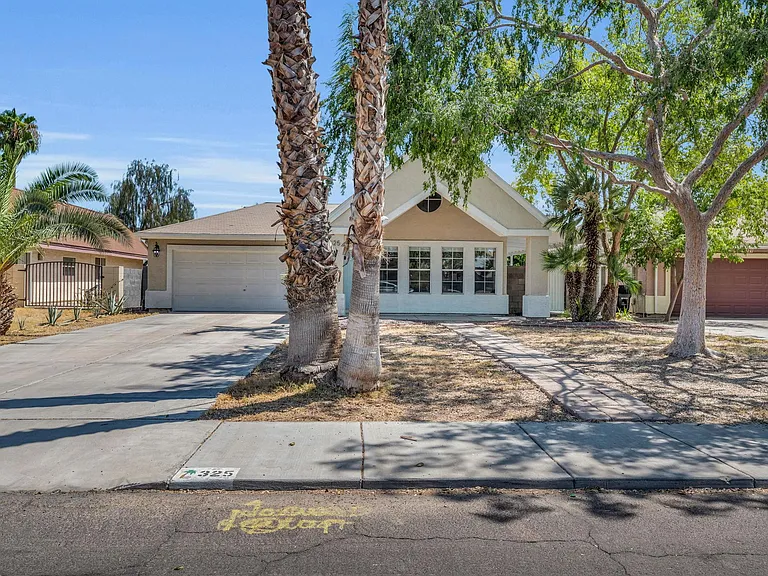 325 E Mitchell Dr — Photo 25