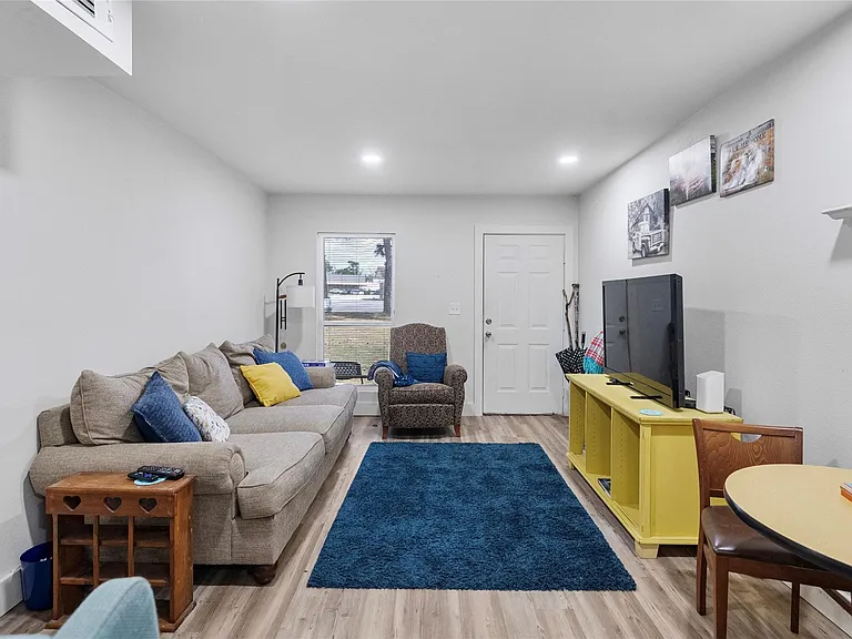 2633 W Main St #DPLX — Photo 11
