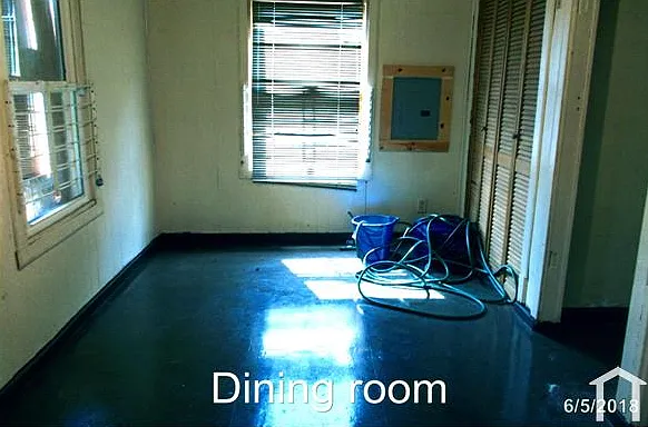 3 bed, 1000 sqft, $1,500 — Photo 2
