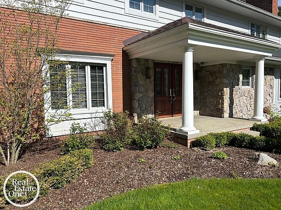 3rd image of 535 Ballantyne Rd