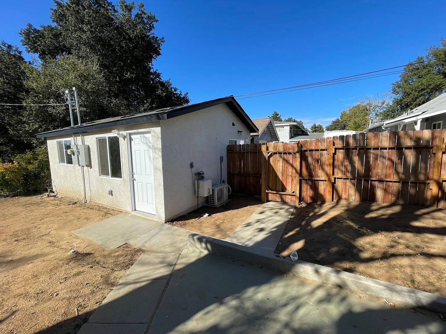 Studio, 400 sqft, $1,300 — Photo 3