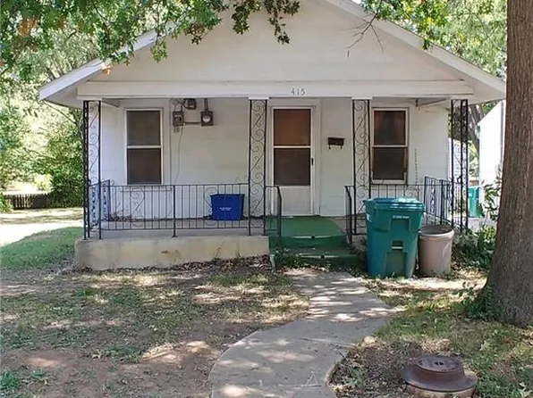 415 14th St, Osawatomie, KS 66064