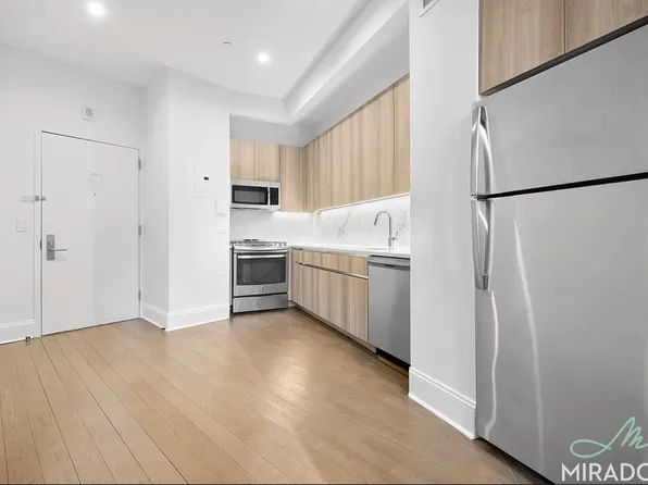 15 Park Row image 3 of 11