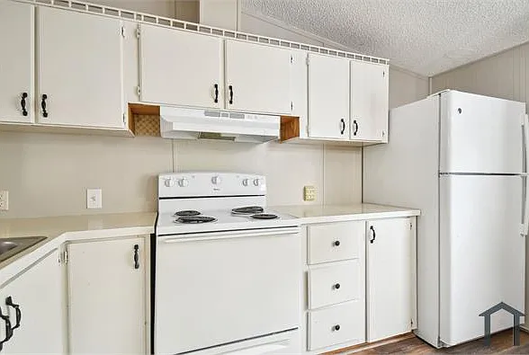 10609 Bay Hills Cir — Photo 10