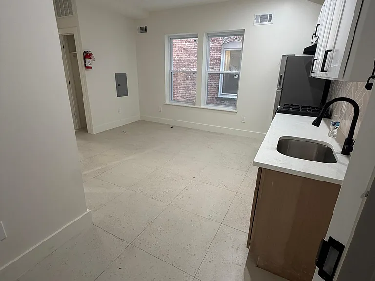 10 School St #G1 — Photo 6
