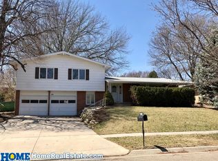215 Parkvista, Lincoln, NE 68510