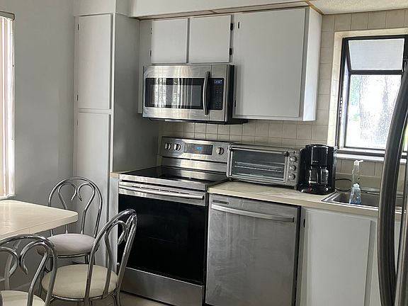 2nd image of 8934 Sunnywood Pl