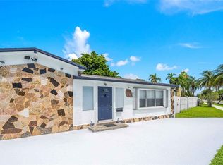 600 SW 10th St, Hallandale, FL 33009