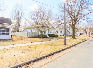 522 E Walnut St, River Falls, WI 54022