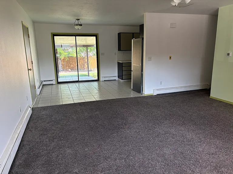 1316 Kent Ave — Photo 5