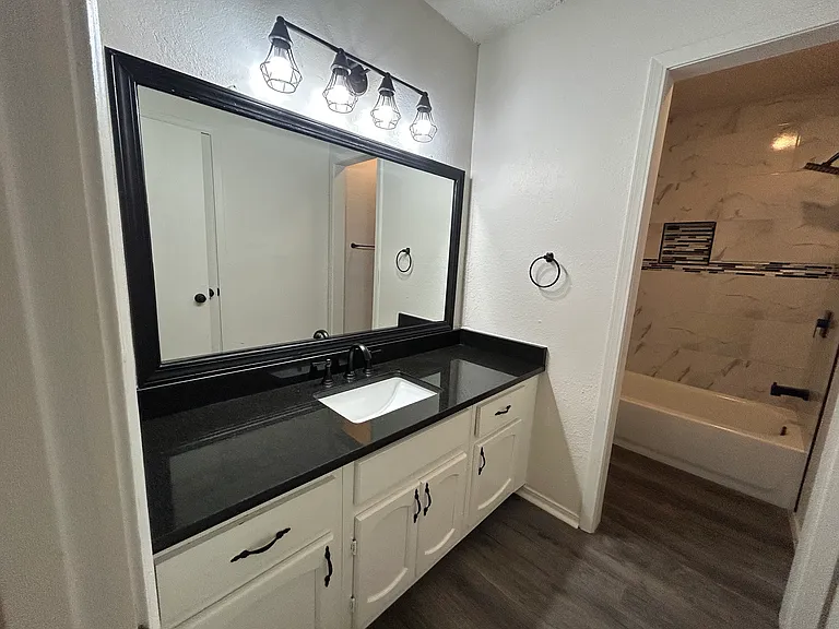 1115 N Narcissus Ave — Photo 11