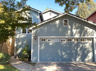 2611 Parkwood Village Ln, Central Pt, OR 97502